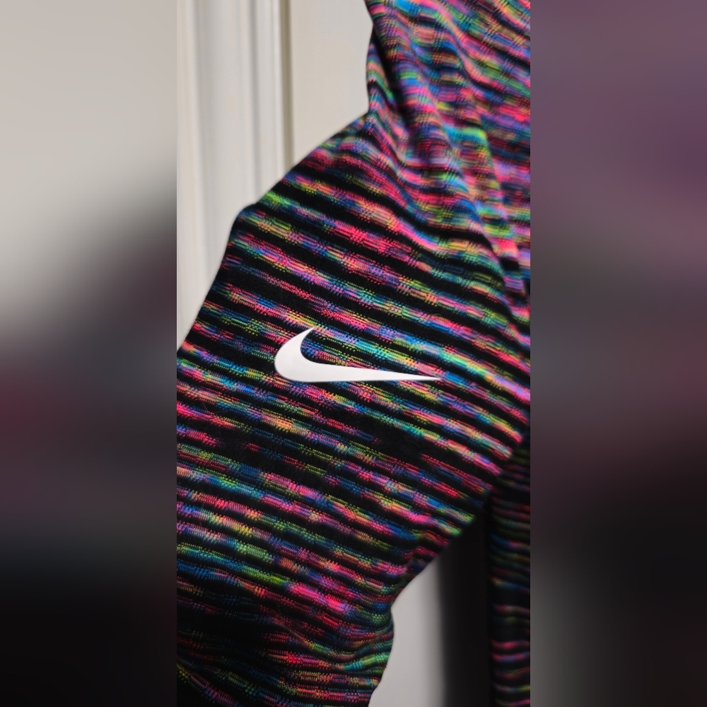 Nike pro hyperwarm long sleeve size XS NWOT